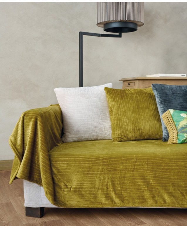 KAMERON 36 3 SEAT SOFA THROW Throws