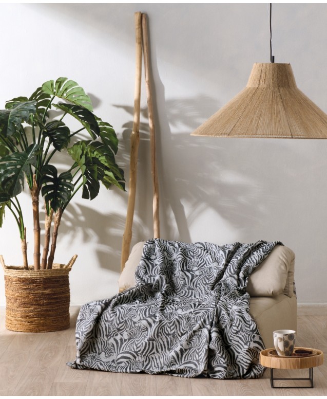 ZECORA 22 ARMCHAIR THROW Throws