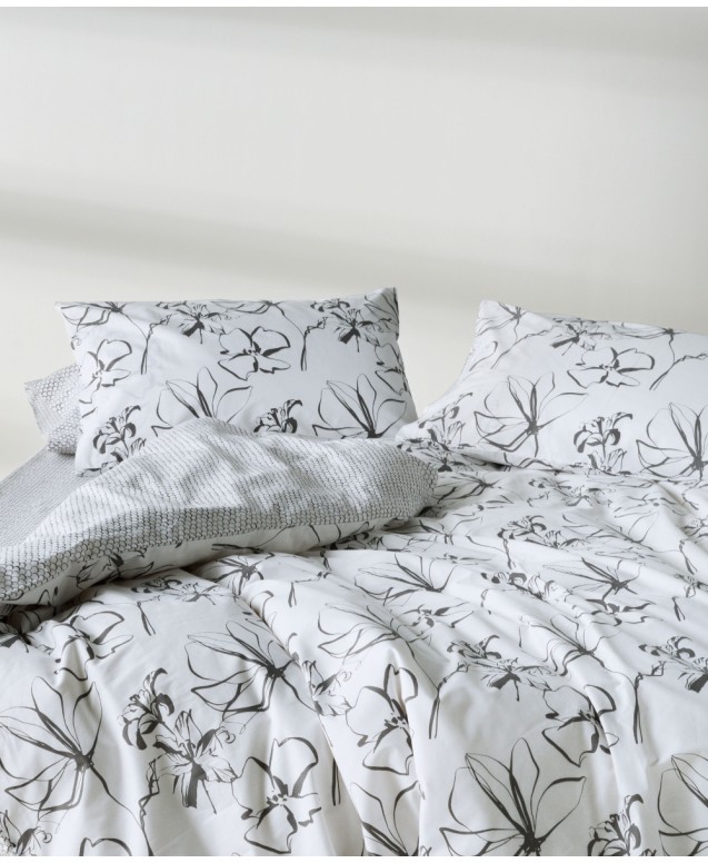 INCU QUEEN SIZED DUVET COVER 3 PCS SET  queen sized Duvet Covers