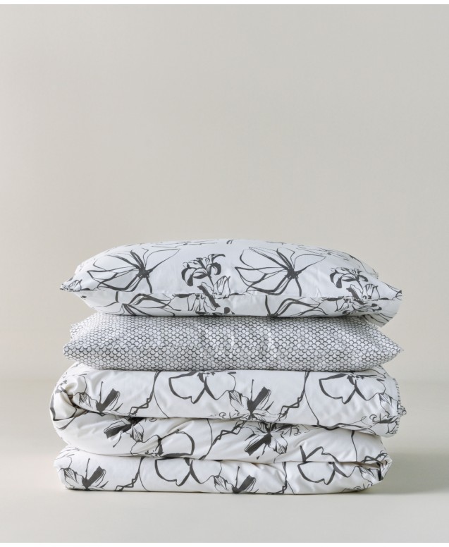 INCU QUEEN SIZED DUVET COVER 3 PCS SET  queen sized Duvet Covers